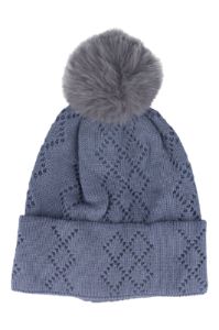 Gorro tejido rombos sold by Shasa