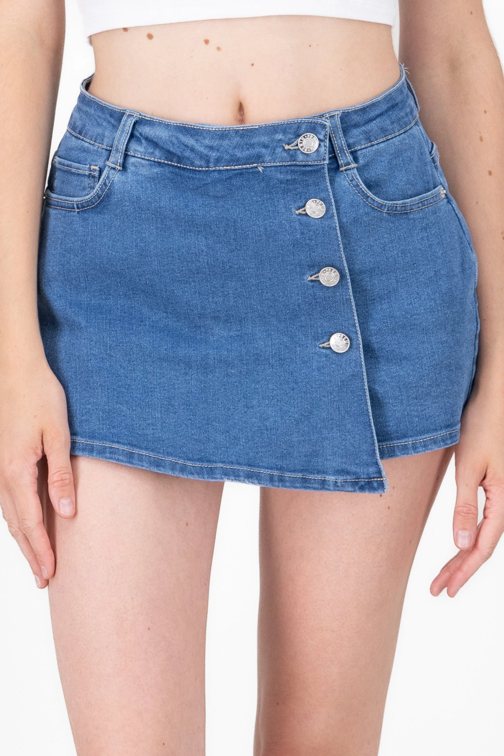 Falda short cruzada detalle botones sold by Shasa product image thumbnail 5