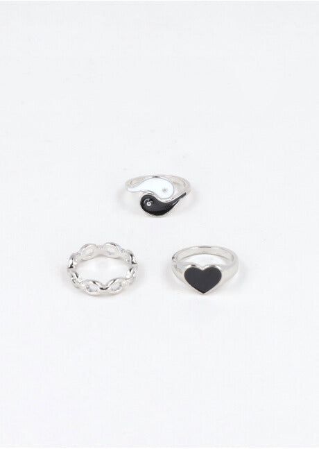 Set 3 anillos corazón sold by Shasa