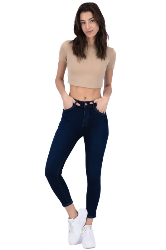 Jeans skinny cintura media sold by Shasa