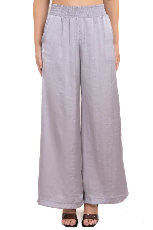 Pantalón amplio cintura elástica sold by Shasa
