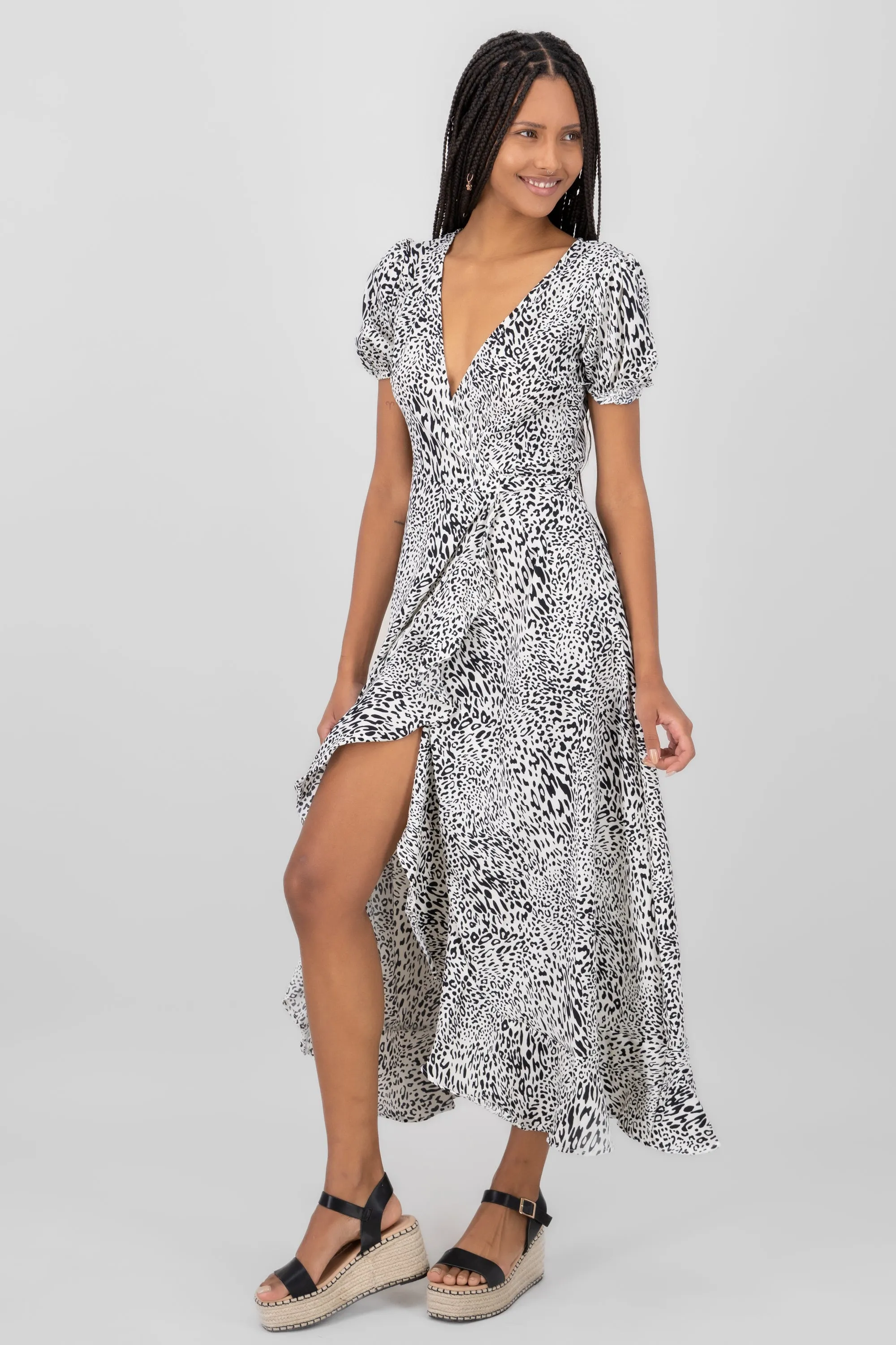 Maxi vestido animal print manga corta sold by Shasa