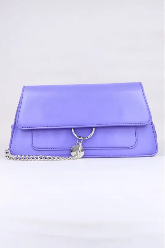 Bolsa trapecio alargada cadena sold by Shasa