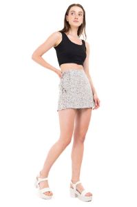 Falda short moños laterales flores sold by Shasa