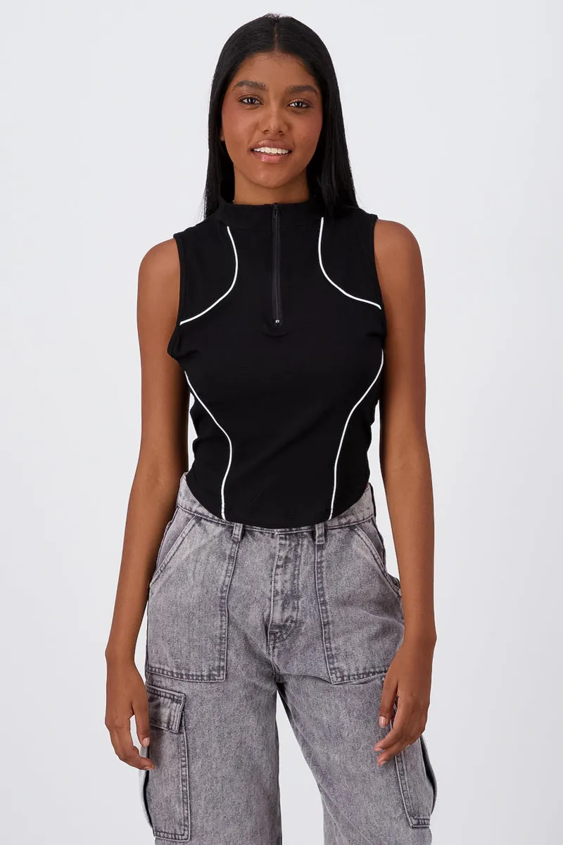 Top Con Contraste Y Cierre sold by Shasa