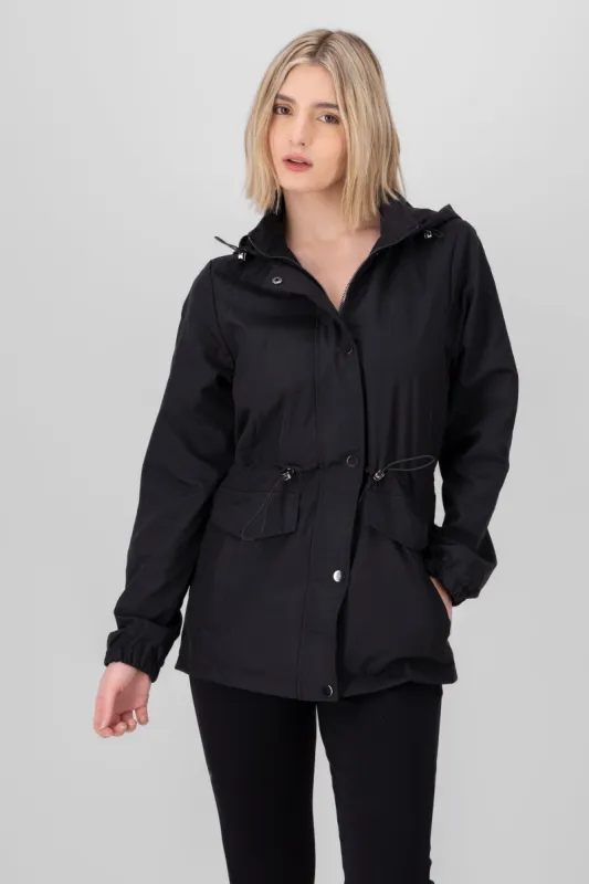 Gabardina corta botones sold by Shasa