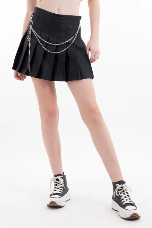 Falda short plisada estrellas sold by Shasa