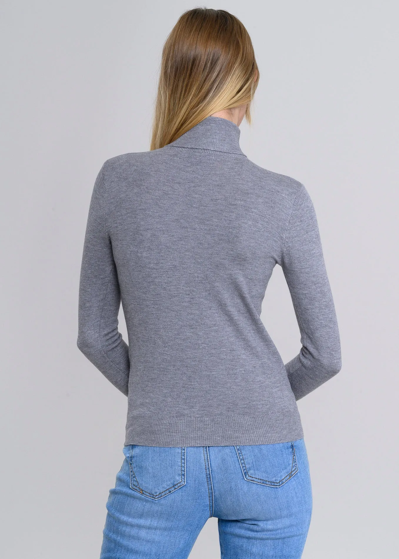 Suéter tejido cuello tortuga sold by Shasa product image thumbnail 4