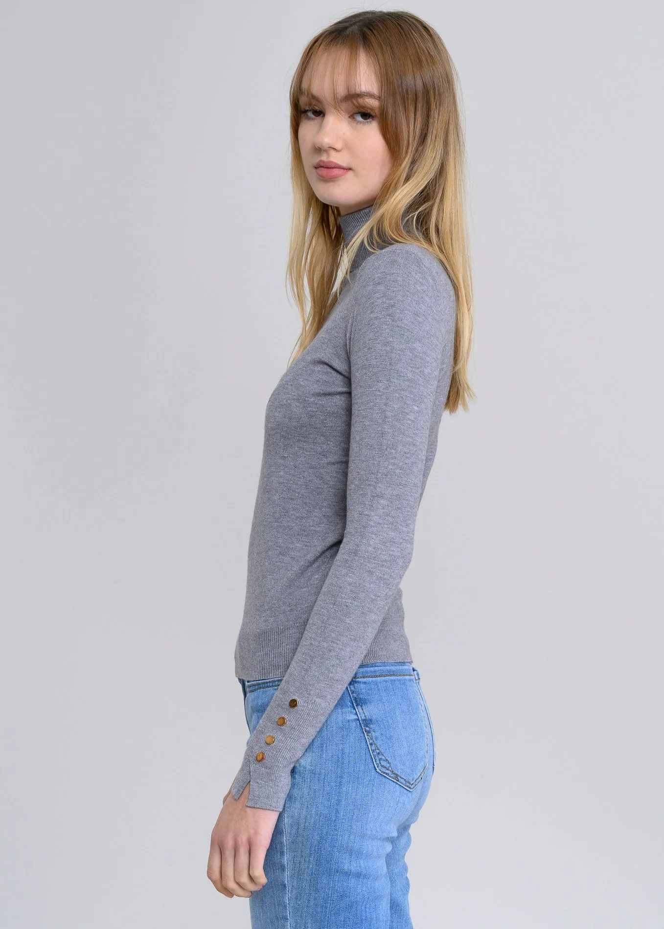 Suéter tejido cuello tortuga sold by Shasa product image thumbnail 3