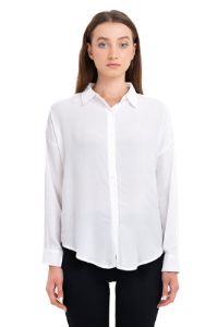 Camisa lisa botones sold by Shasa