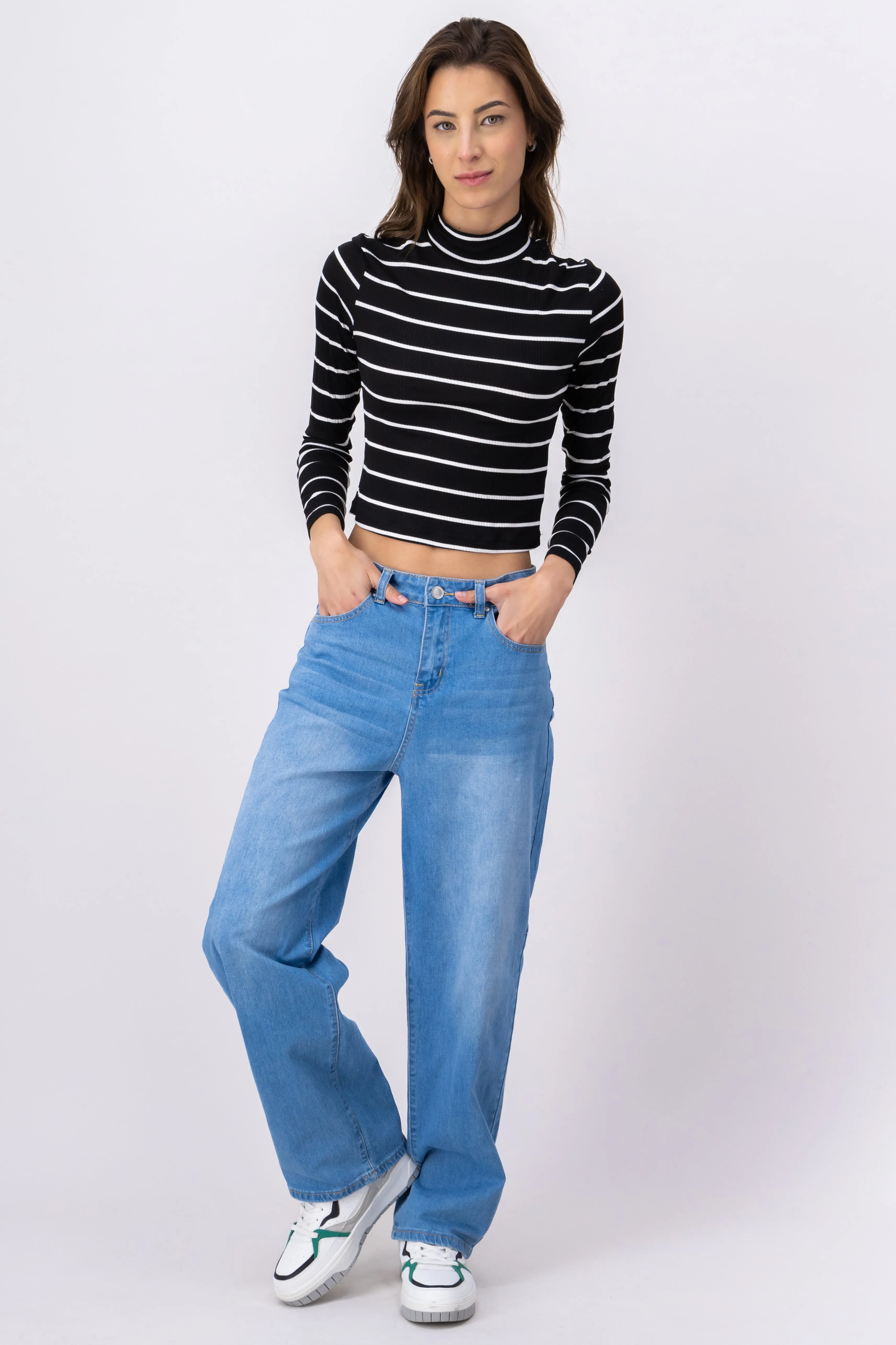 Jeans wide leg lisos sold by Shasa