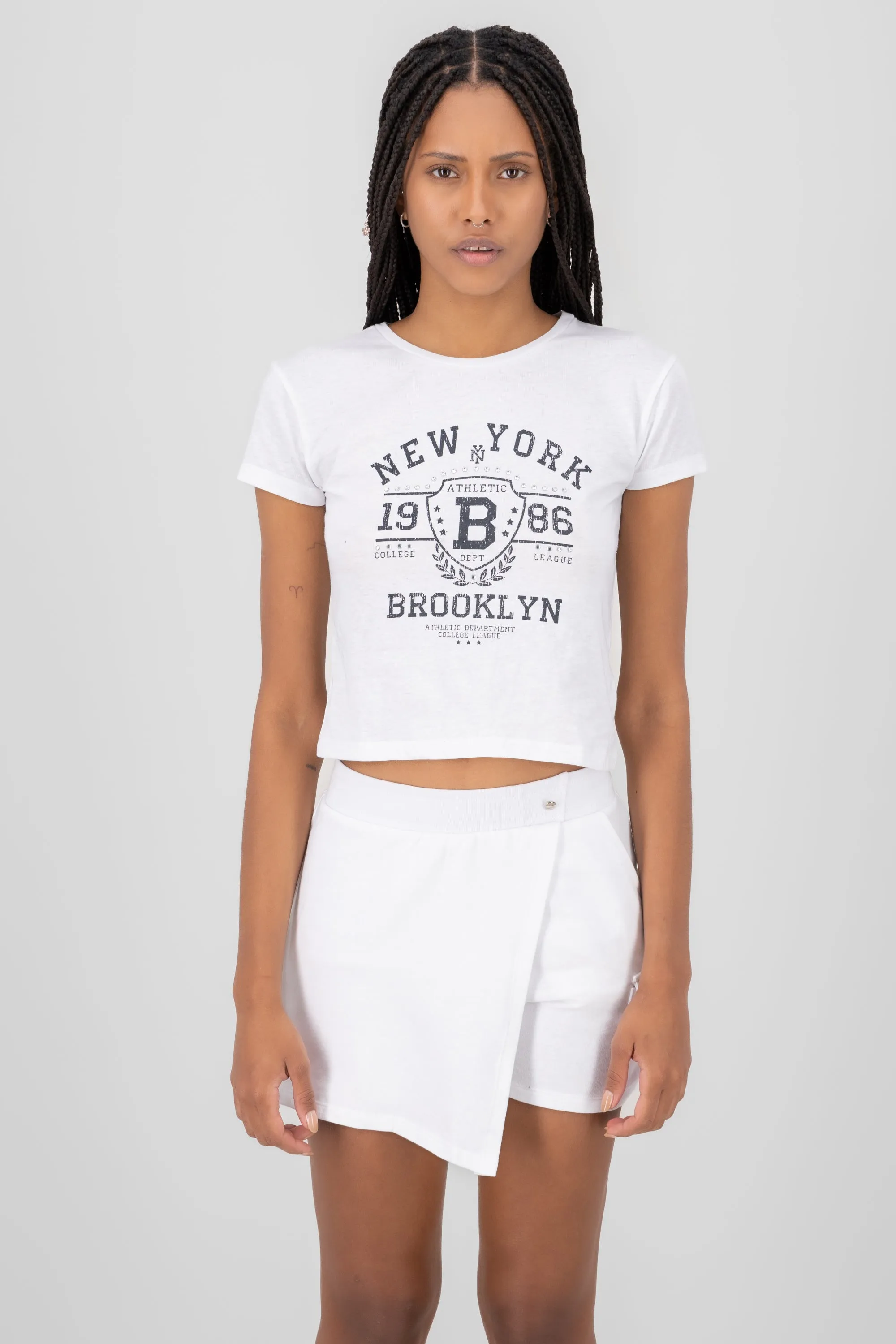 Top manga corta new york detalle brillos sold by Shasa product image thumbnail 2