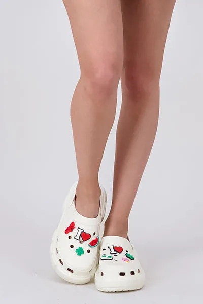 Zuecos ventilación suela dentada sold by Shasa