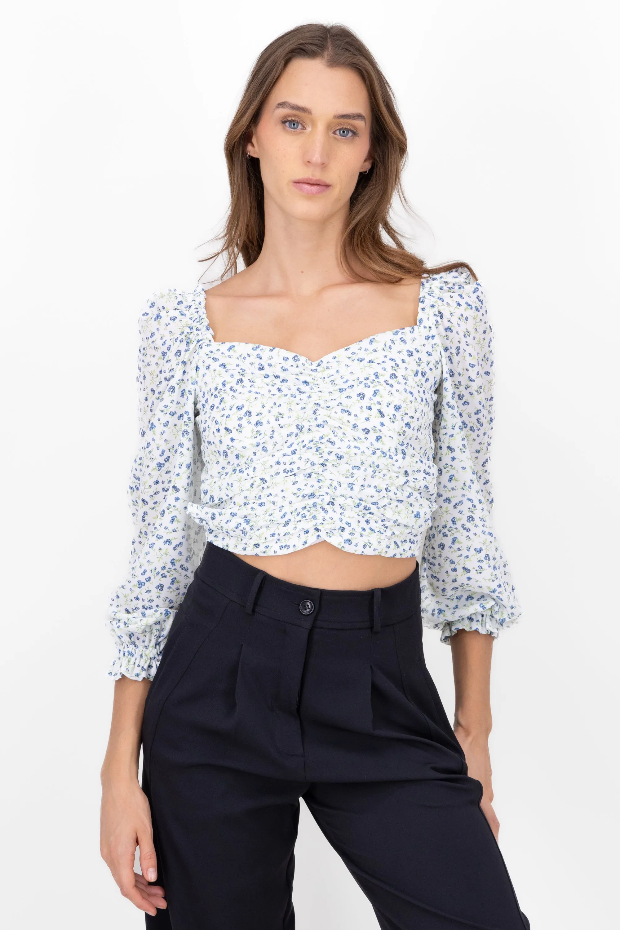 Blusa manga abullonada estampada flores sold by Shasa