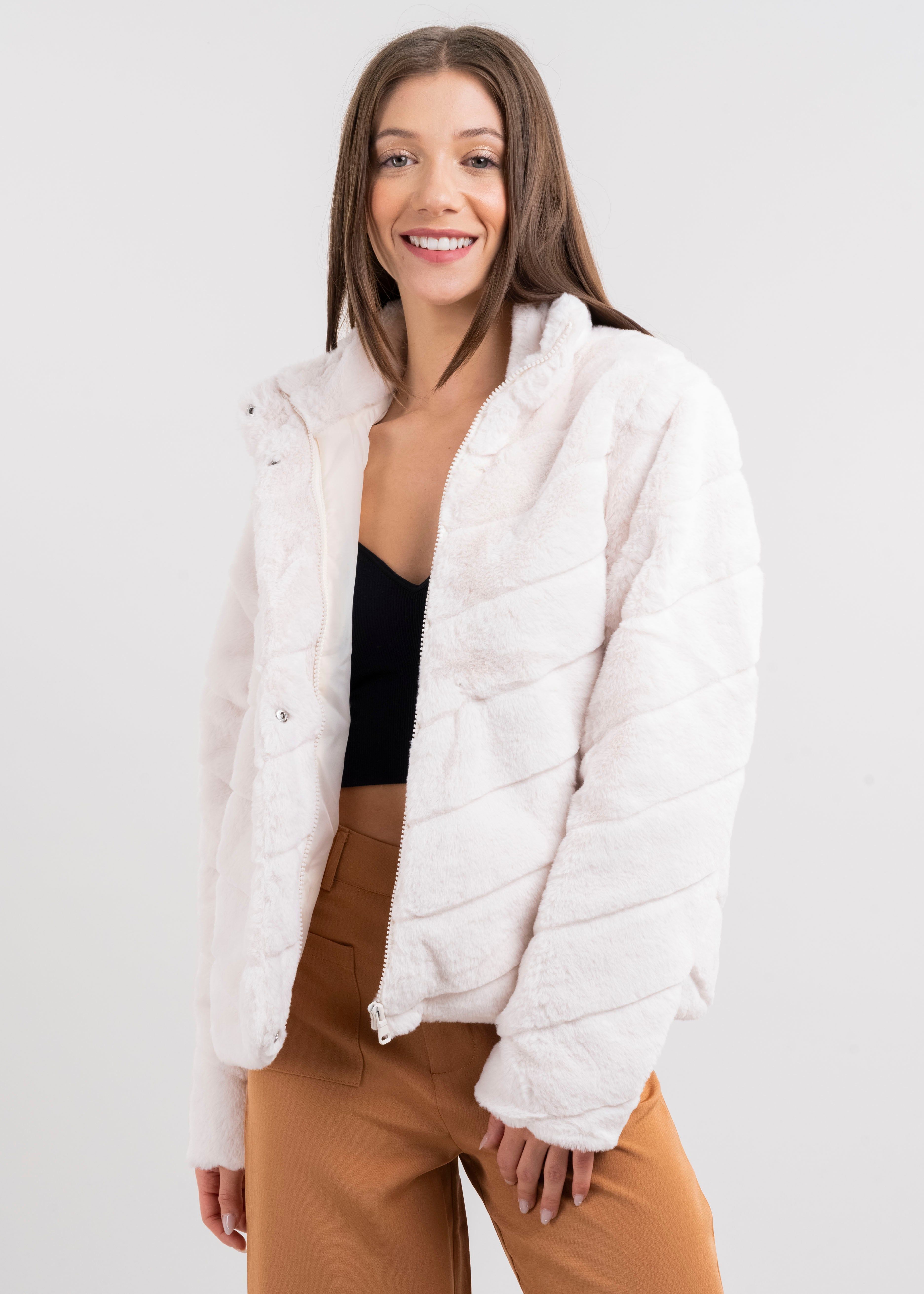 Chamarra líneas peluche sold by Shasa product image thumbnail 5