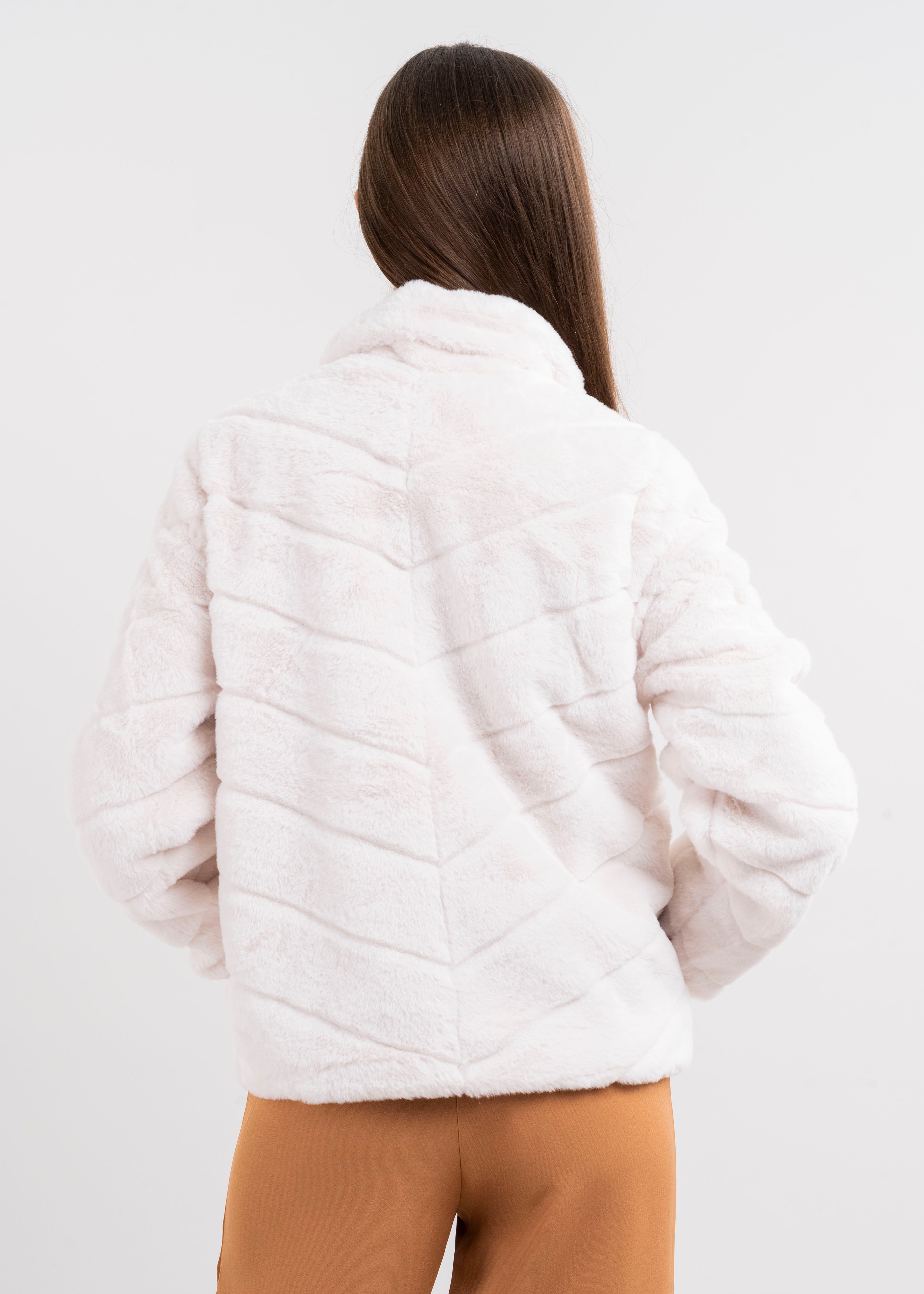 Chamarra líneas peluche sold by Shasa product image thumbnail 4