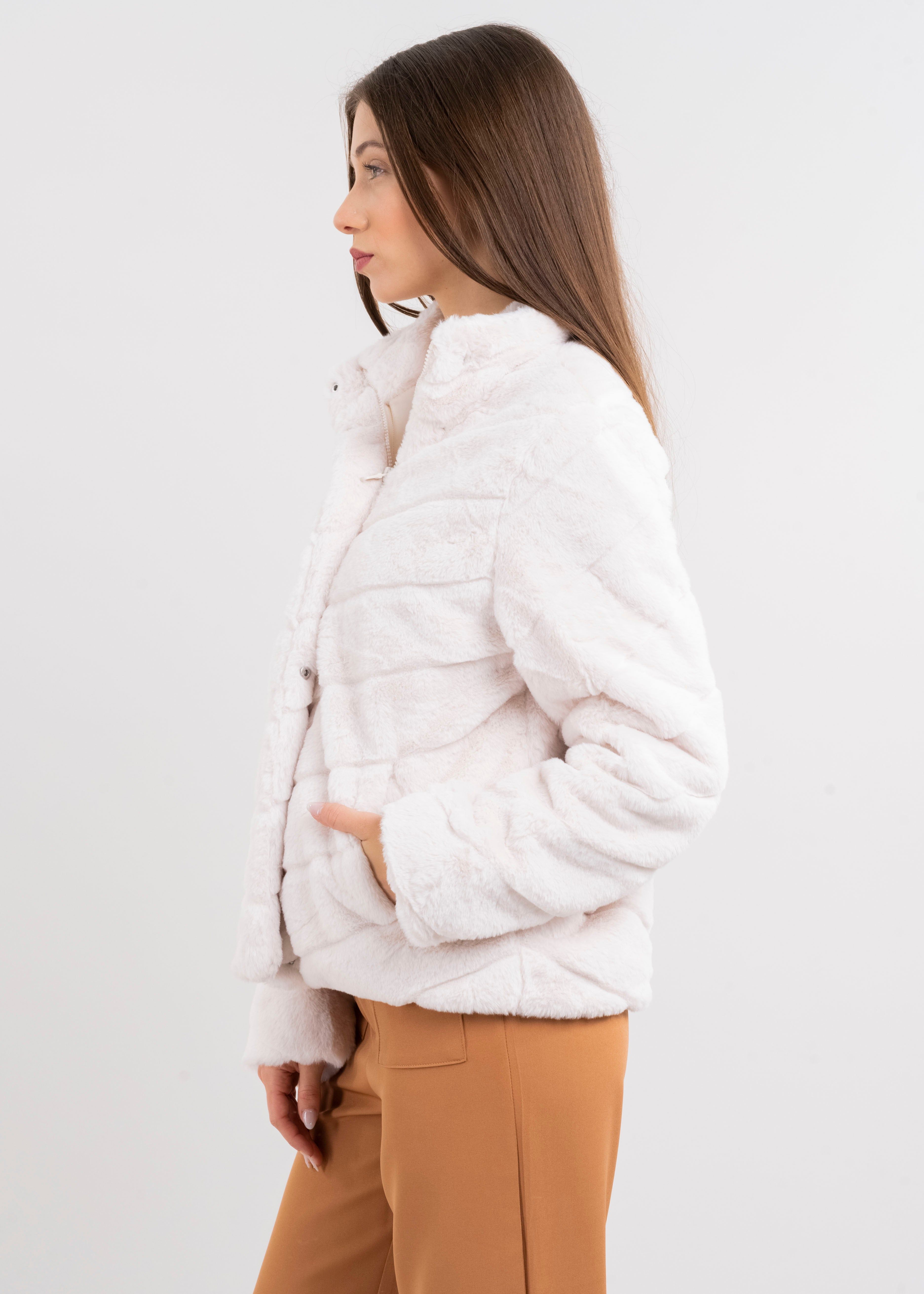 Chamarra líneas peluche sold by Shasa product image thumbnail 3