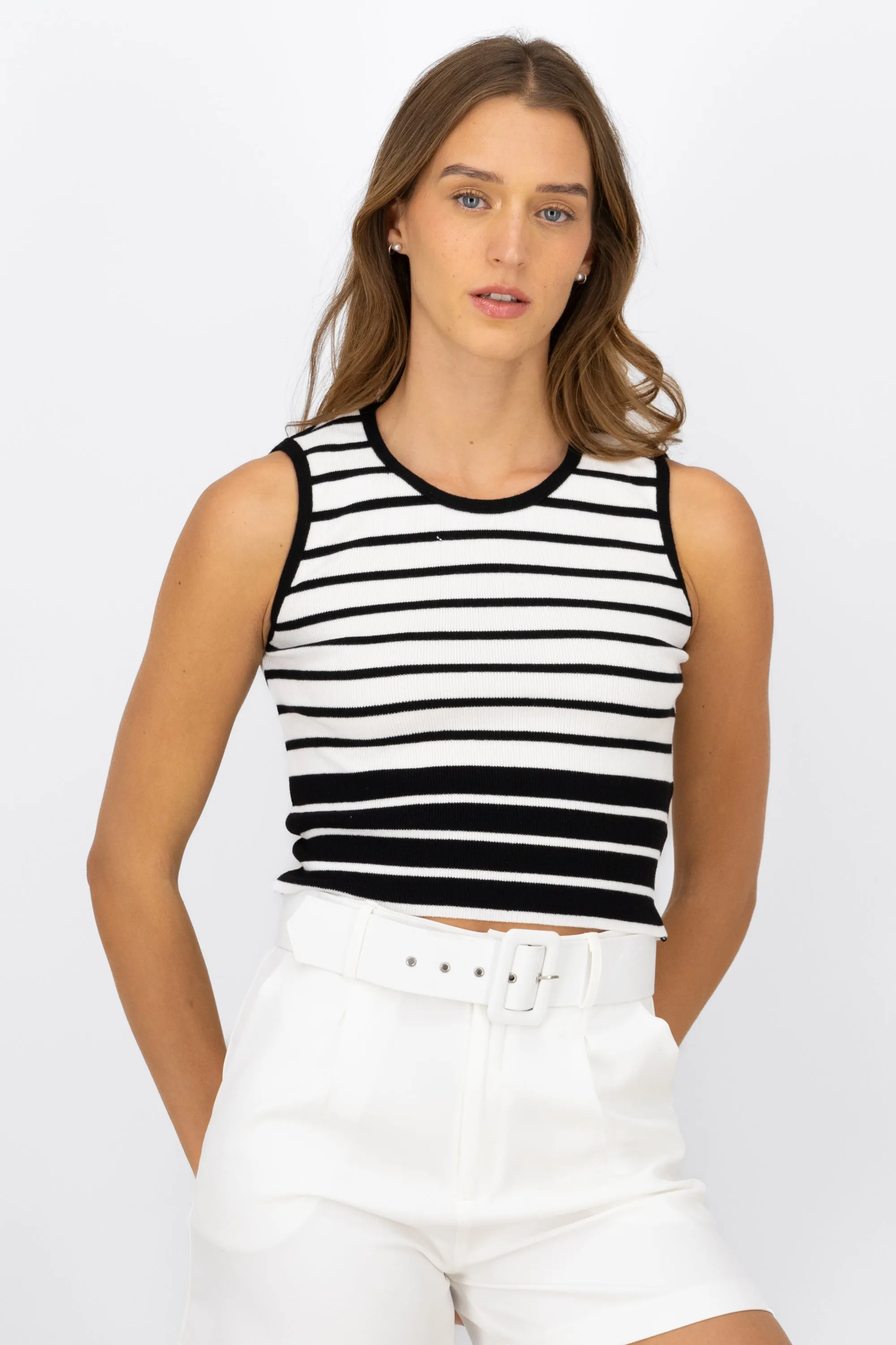 Top tejido sin mangas rayas sold by Shasa