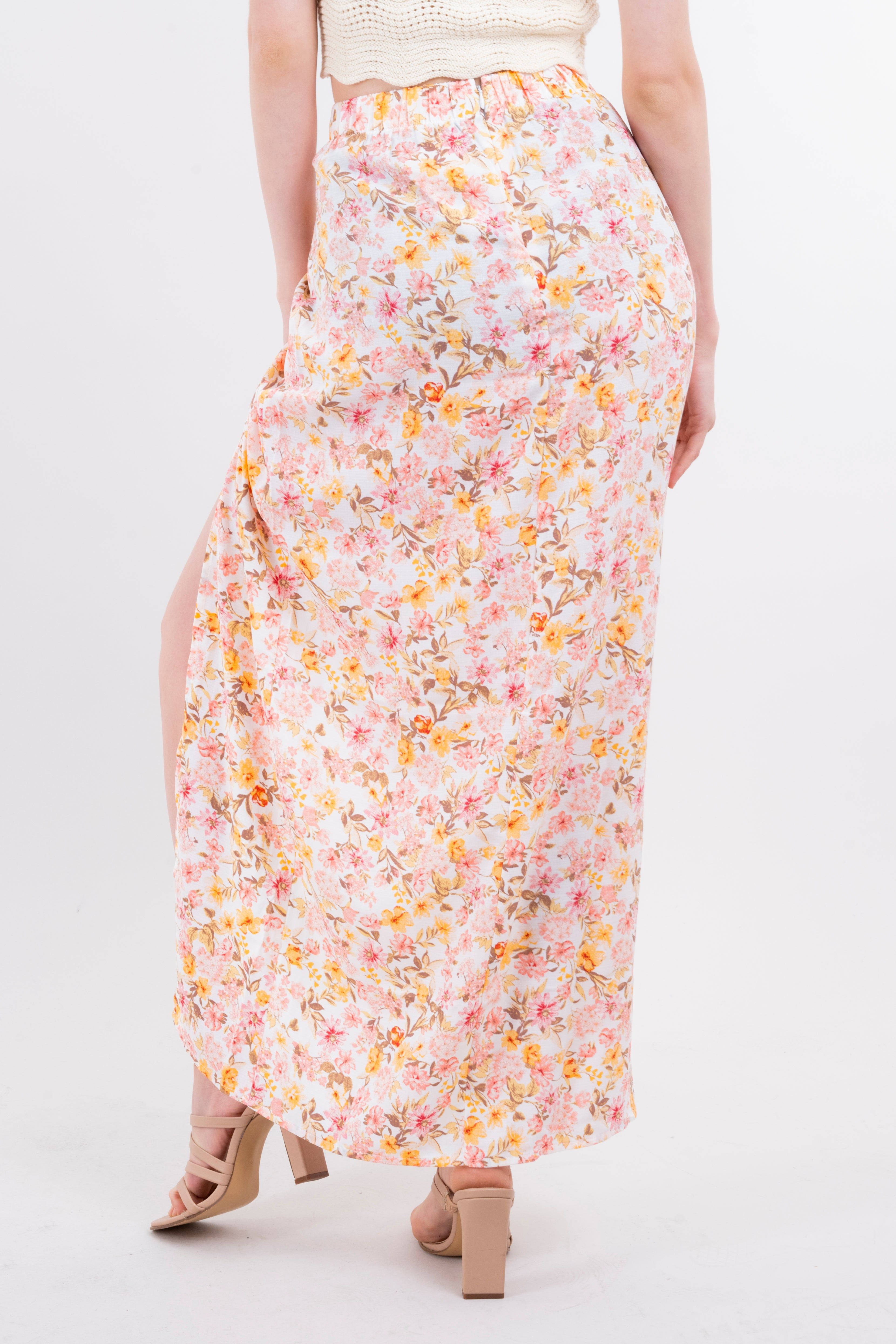 Top estampado flores sold by Shasa product image thumbnail 4