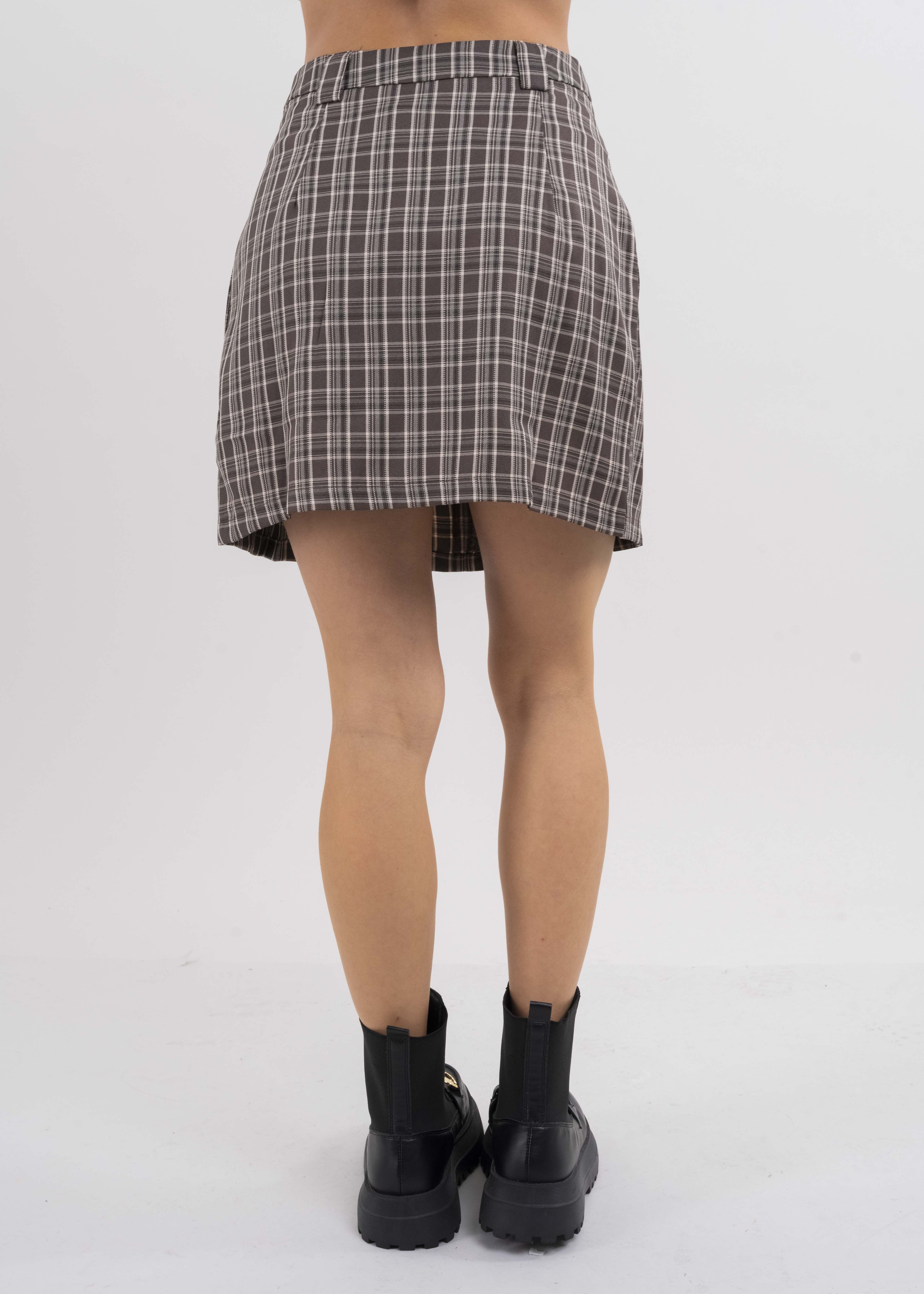 Falda mini tableada cuadros sold by Shasa product image thumbnail 4