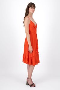 Vestido Tirantes Detalle Olanes sold by Shasa
