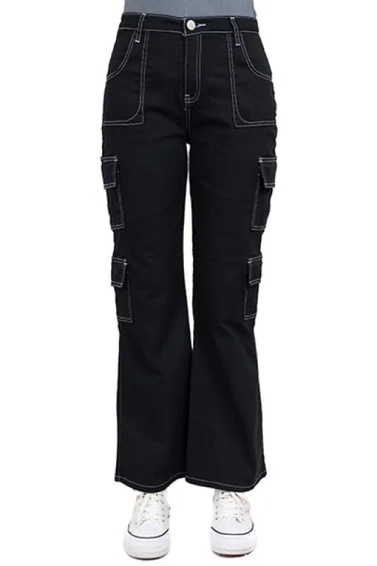 Jeans cargo costuras contraste sold by Shasa