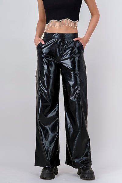 Pantalón efecto piel cargo sold by Shasa product image thumbnail 2