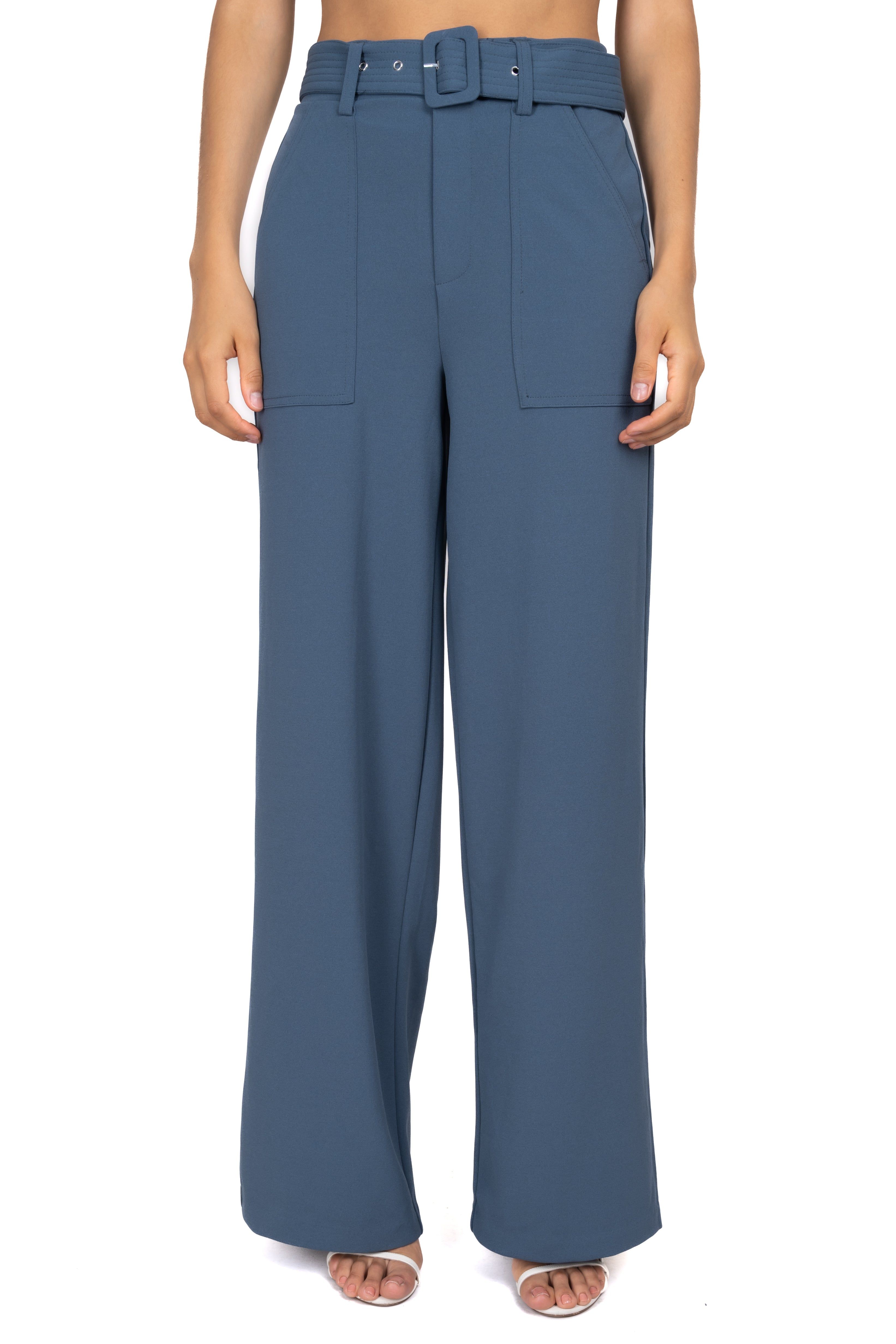 Pantalón amplio cinturón bolsillos sold by Shasa