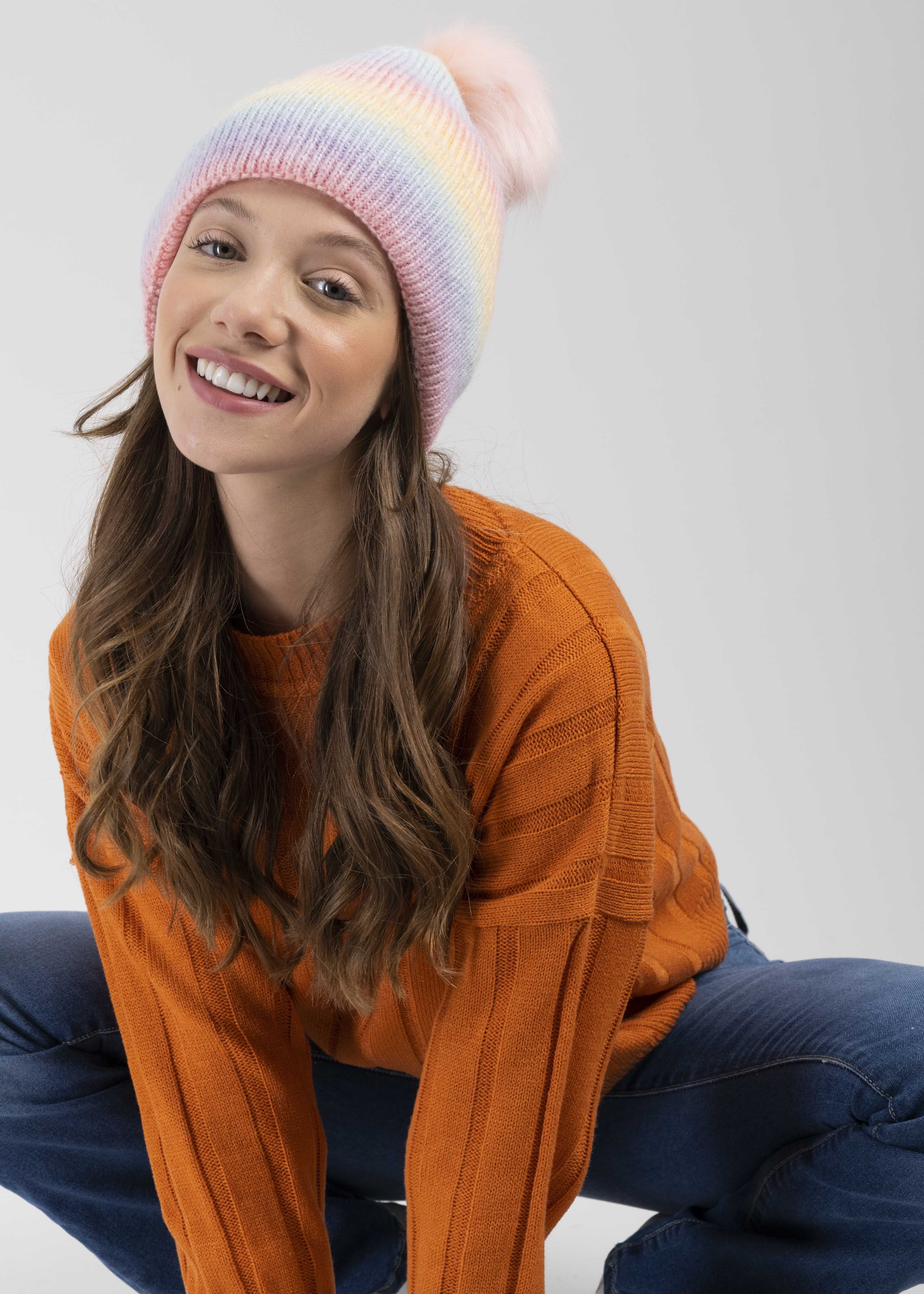 Gorro beanie pompón sold by Shasa product image thumbnail 2