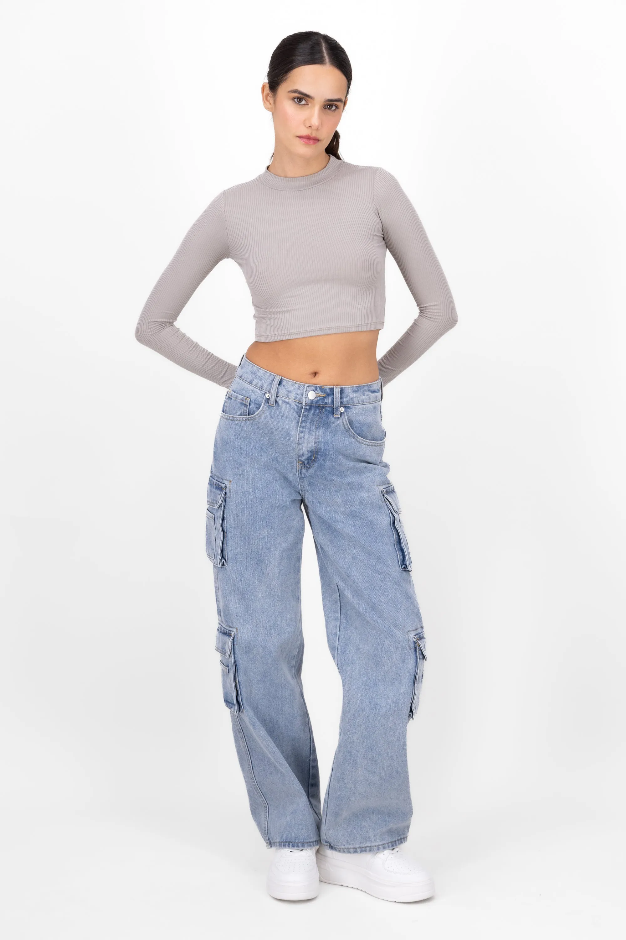 Jeans Cargo Multi Bolsillos sold by Shasa