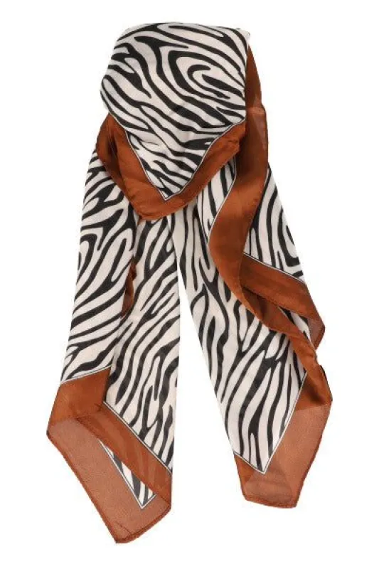 Pañuelo animal print satín sold by Shasa