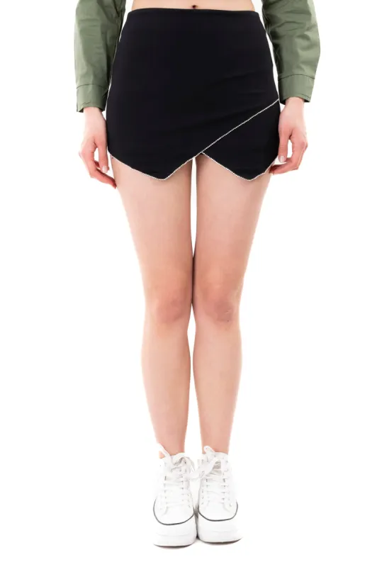 Falda short cruzada brillos sold by Shasa