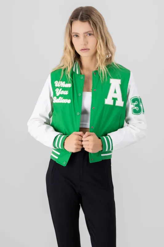 Bomber letras manga larga sold by Shasa