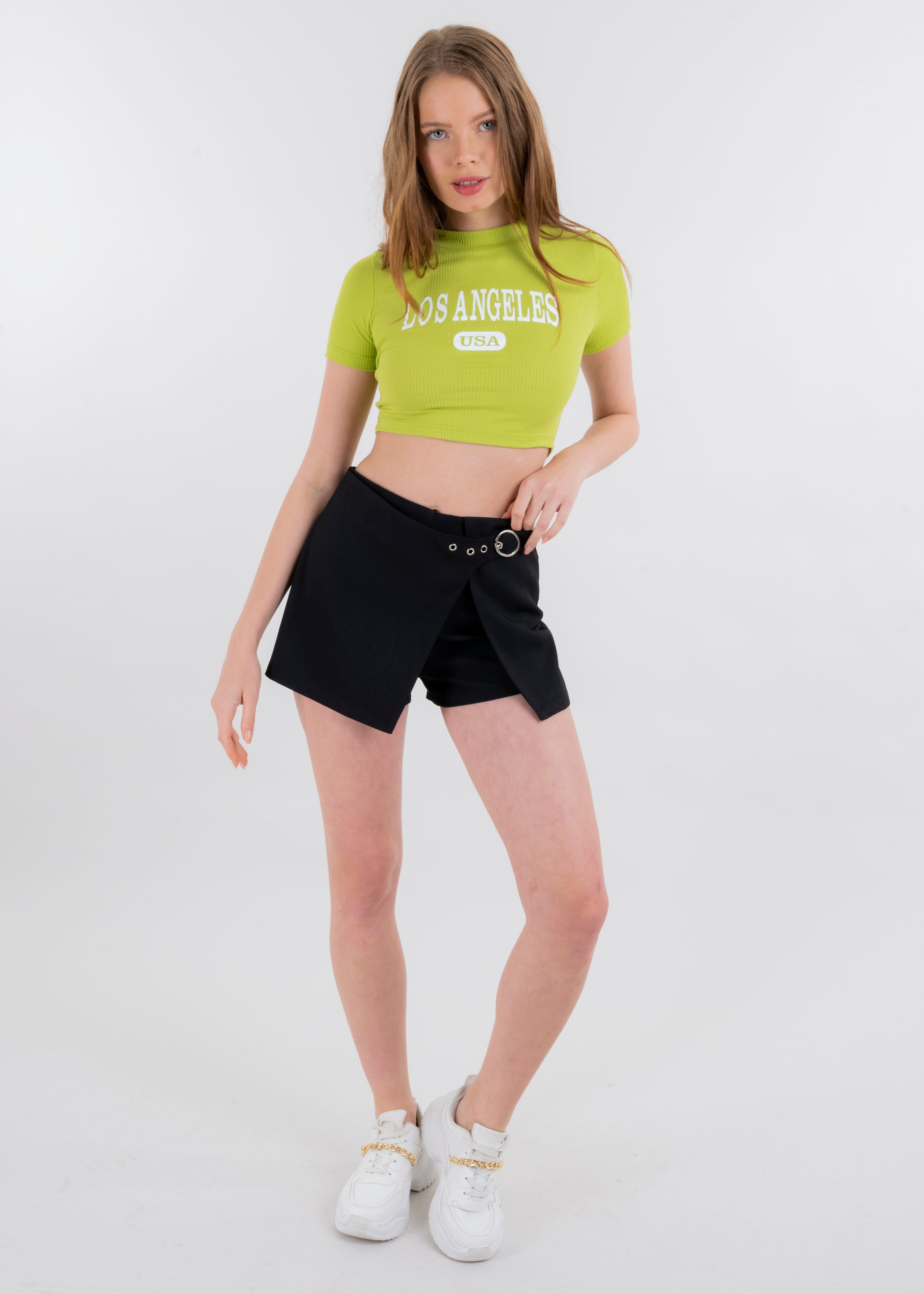 Falda short detalle hebilla sold by Shasa