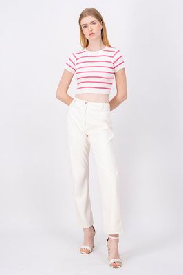 Pantalón recto efecto piel sold by Shasa
