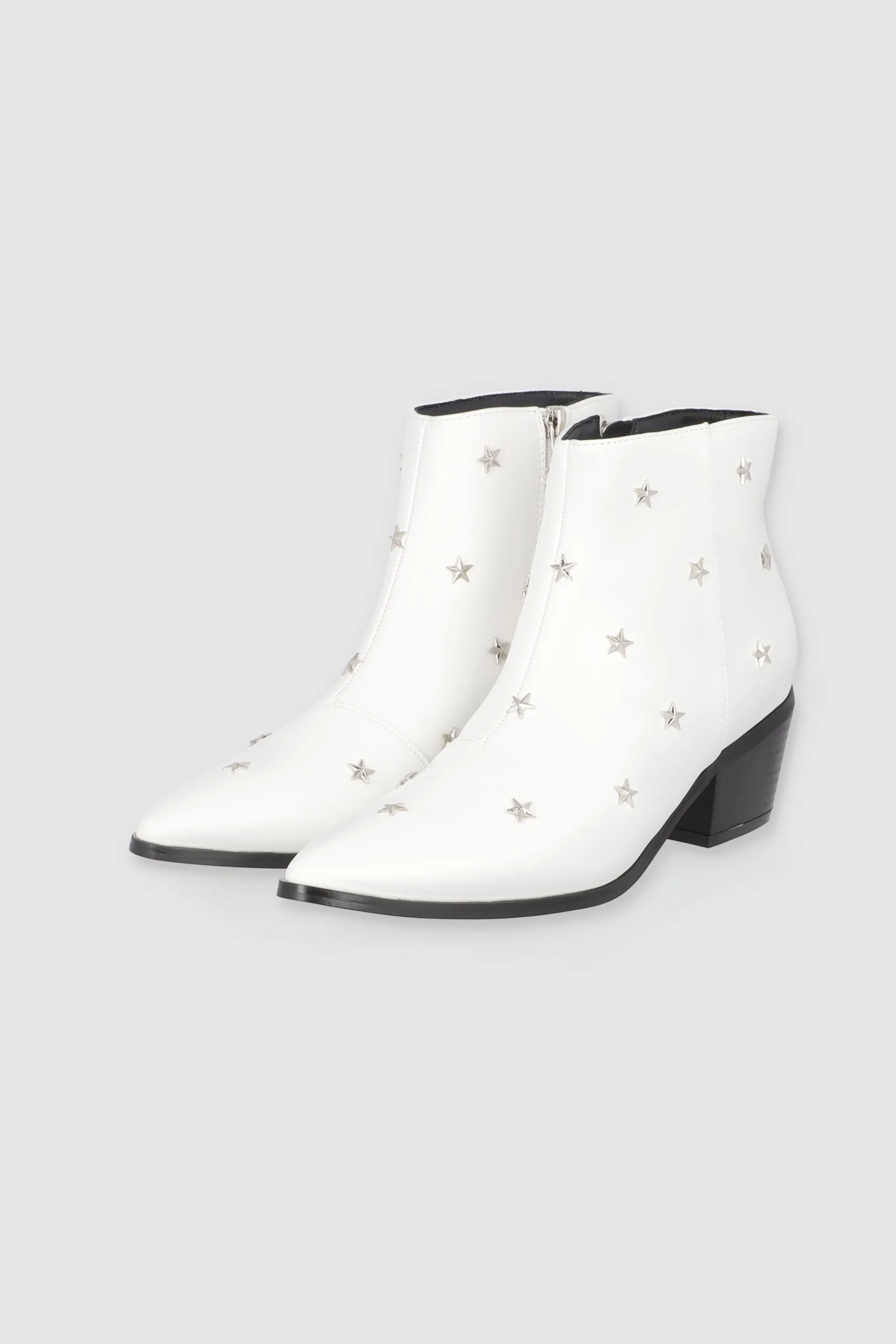 Botin Studs Estrellas sold by Shasa