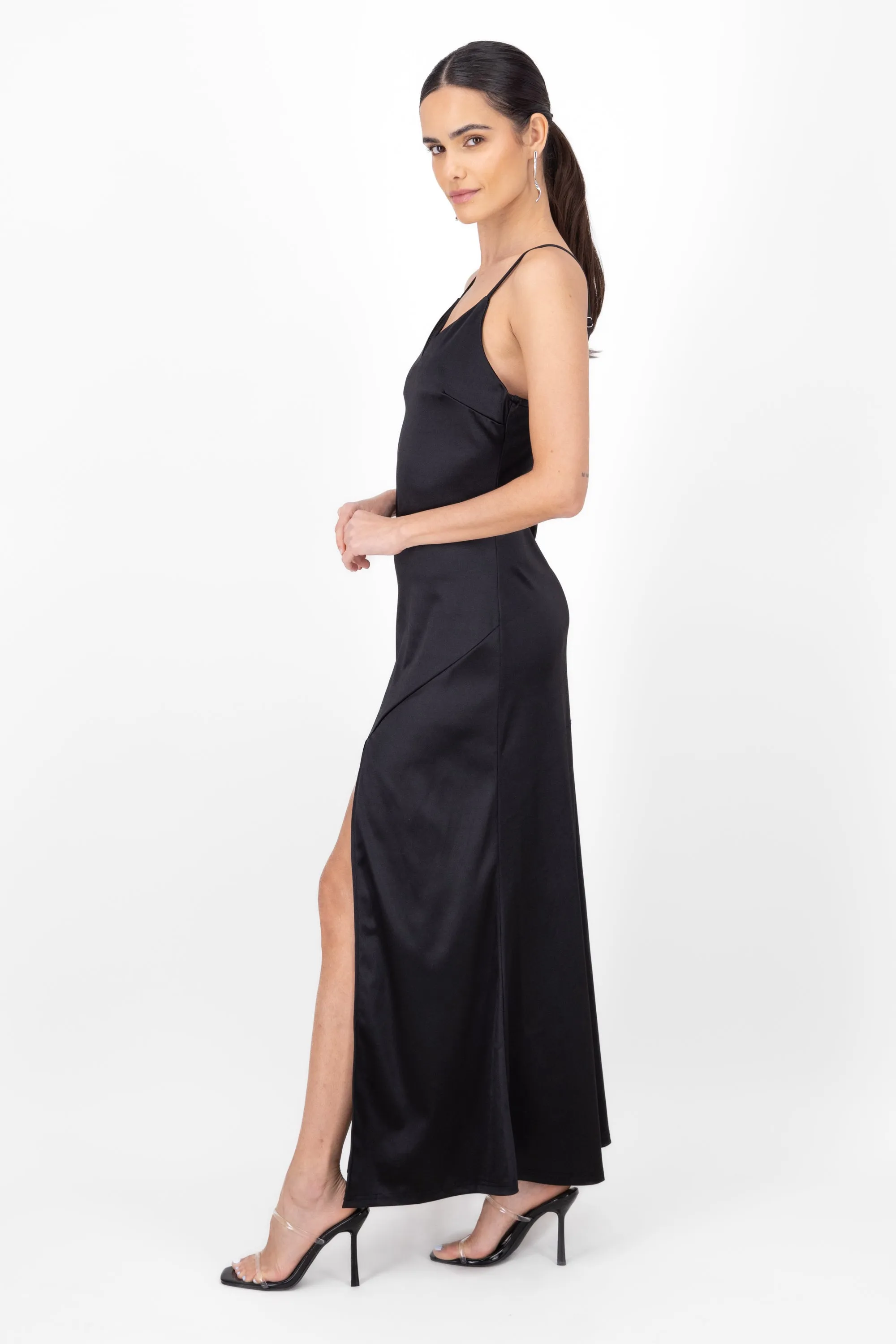 Vestido maxi peirna abierta sold by Shasa product image thumbnail 3