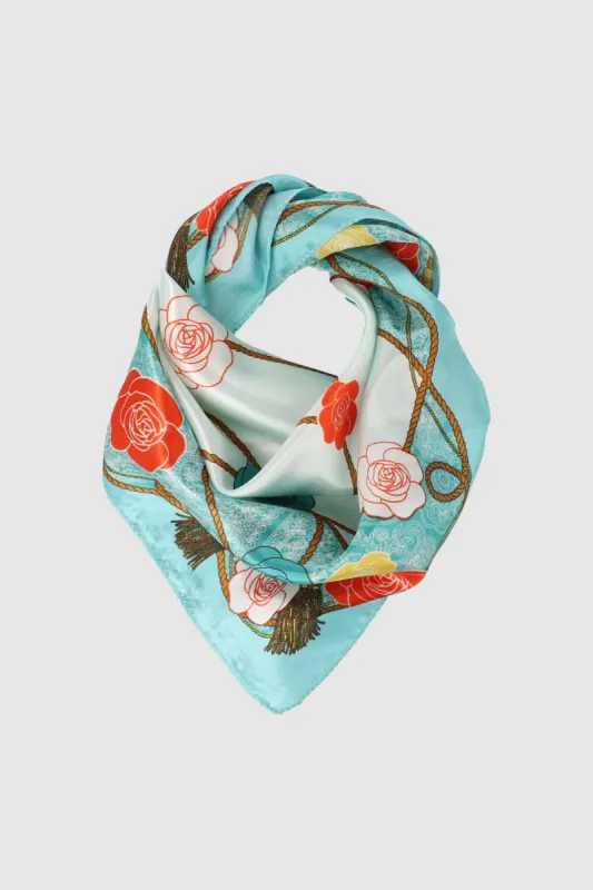 Pañuelo flores detalle sold by Shasa