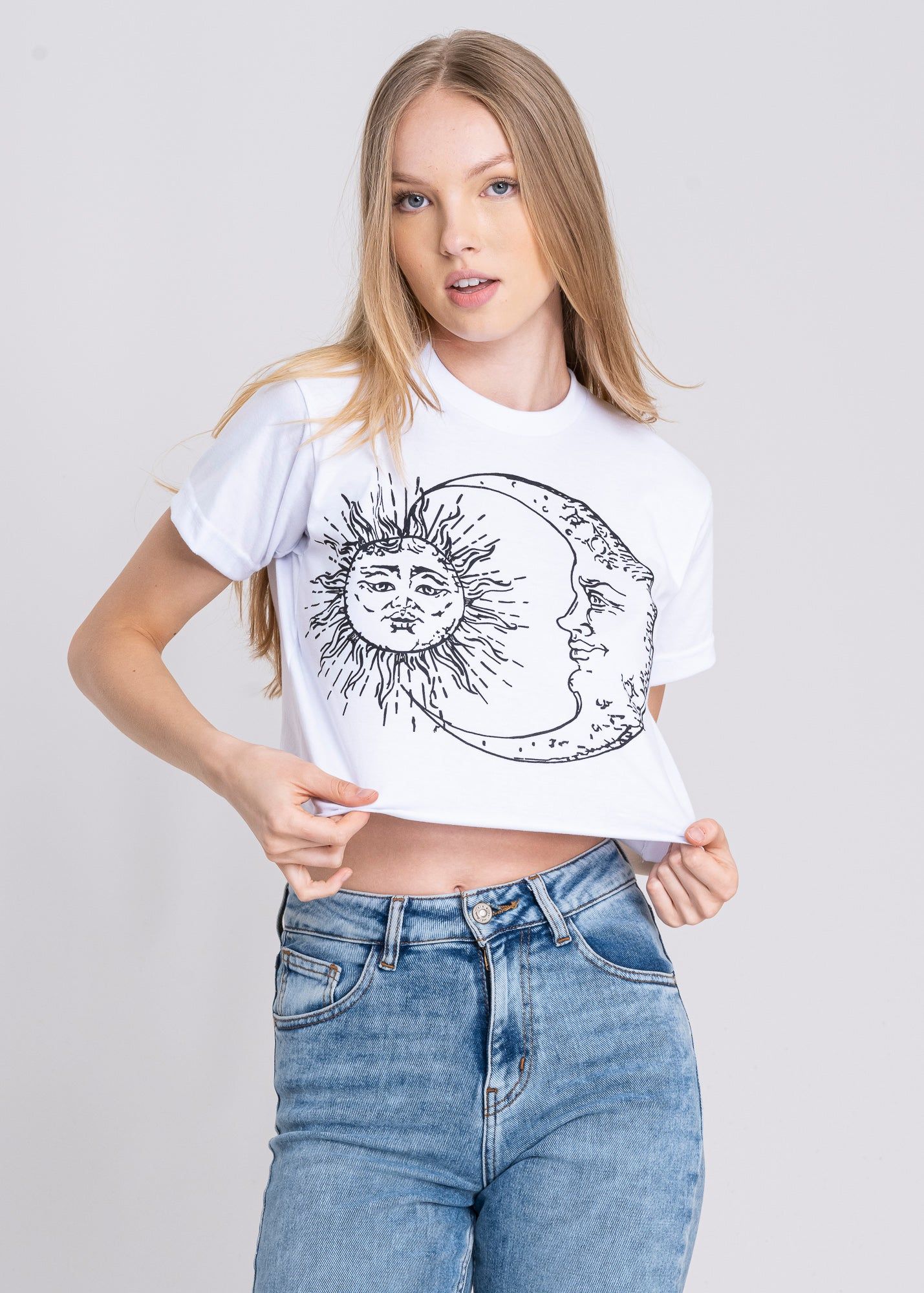 Playera Estampado Sol Luna sold by Shasa