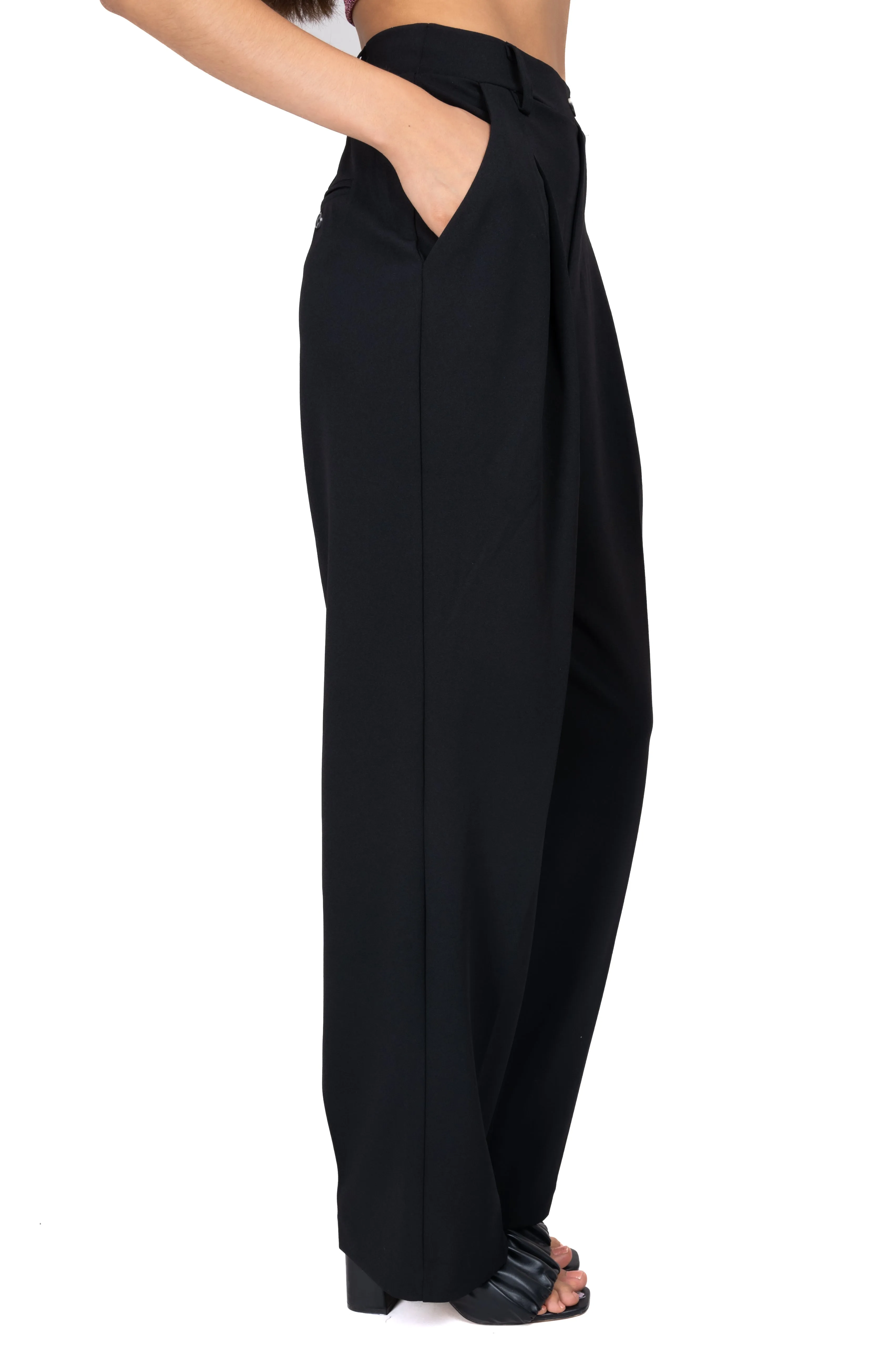 Pantalón amplio pinzas botón sold by Shasa product image thumbnail 3