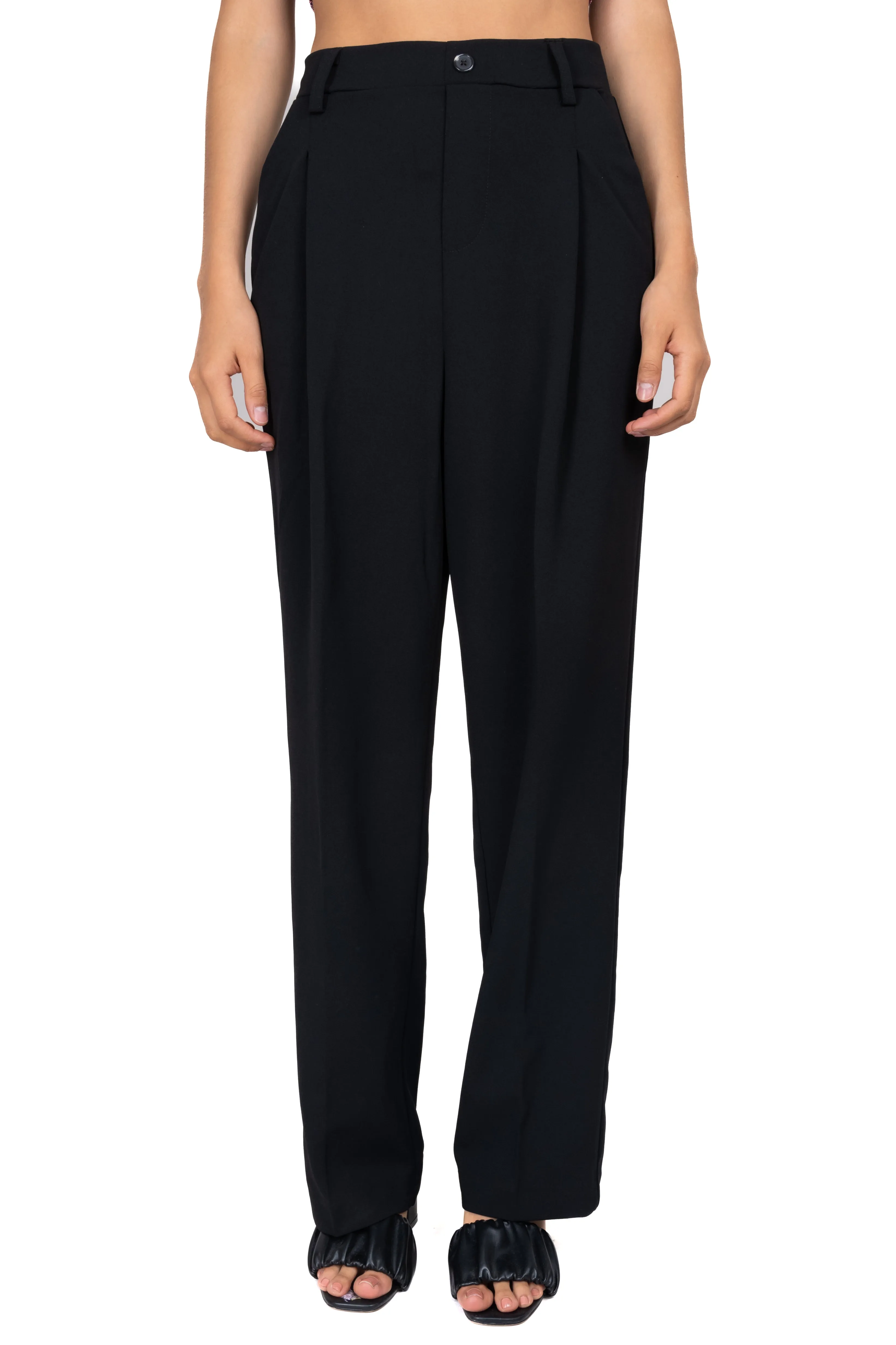 Pantalón amplio pinzas botón sold by Shasa