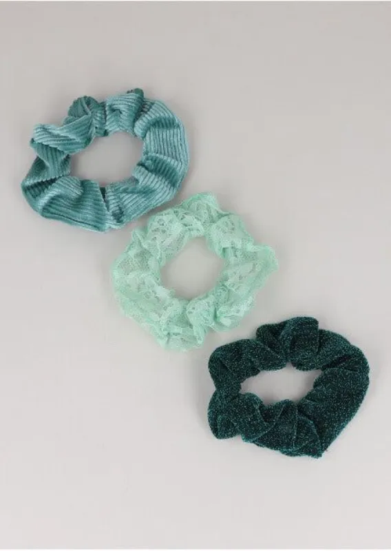 Set 3 Scrunchies Terciopelo sold by Shasa