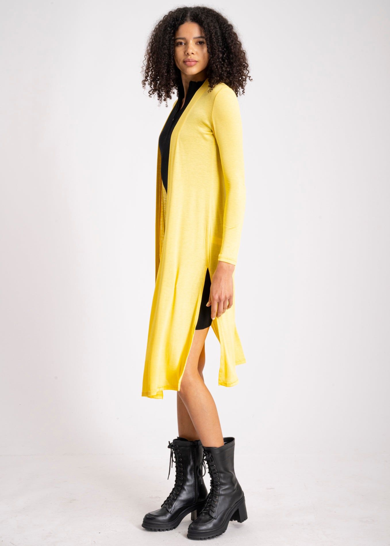 Cárdigan largo aberturas laterales sold by Shasa product image thumbnail 3