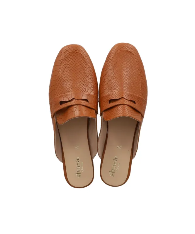 Loafers mula efecto croco sold by Shasa