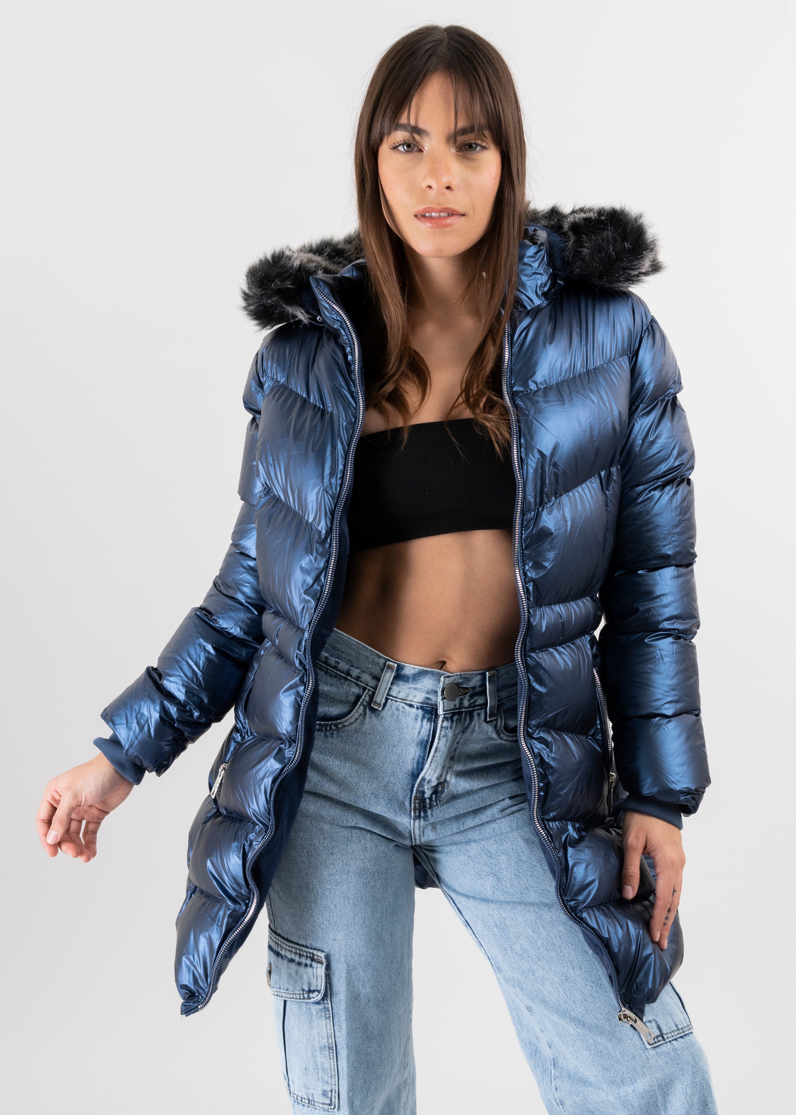 Chamarra capitonada metálica sold by Shasa