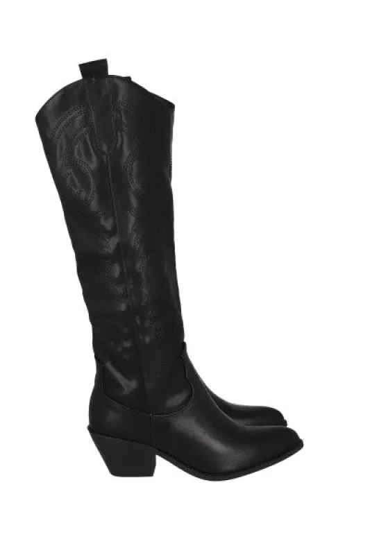 Bota vaquera larga bordados sold by Shasa