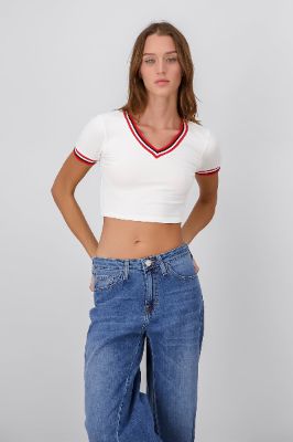 Playera cropped detalle cuello rayas sold by Shasa