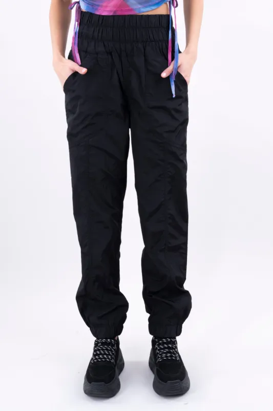Jogger nylon cintura elástico sold by Shasa
