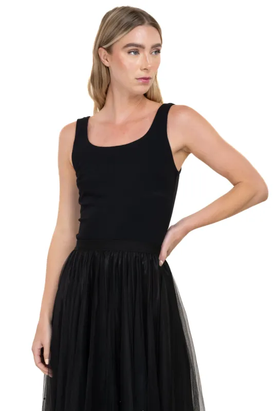 Bodysuit liso detalle pinsas sold by Shasa