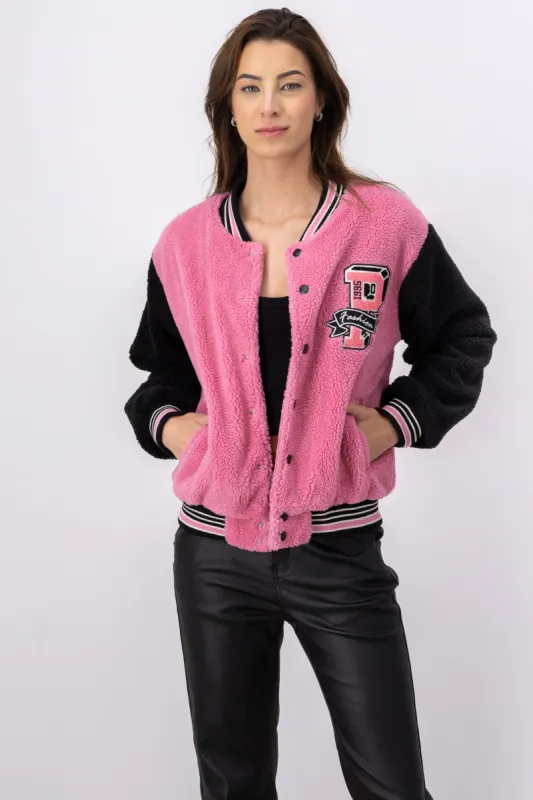 Chamarra bomber peluche parche sold by Shasa
